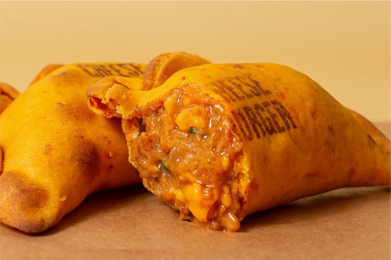 las muns empanadas argentinas veganas cheeseburger