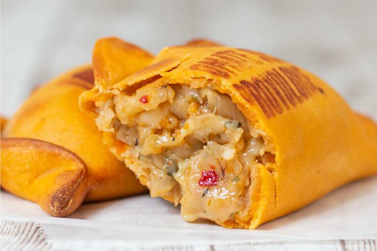 las muns empanadas argentinas para llevar tomate seco provolone vegetarianas