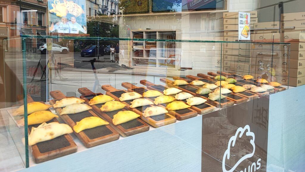las muns milan via cuneo empanadas argentinas